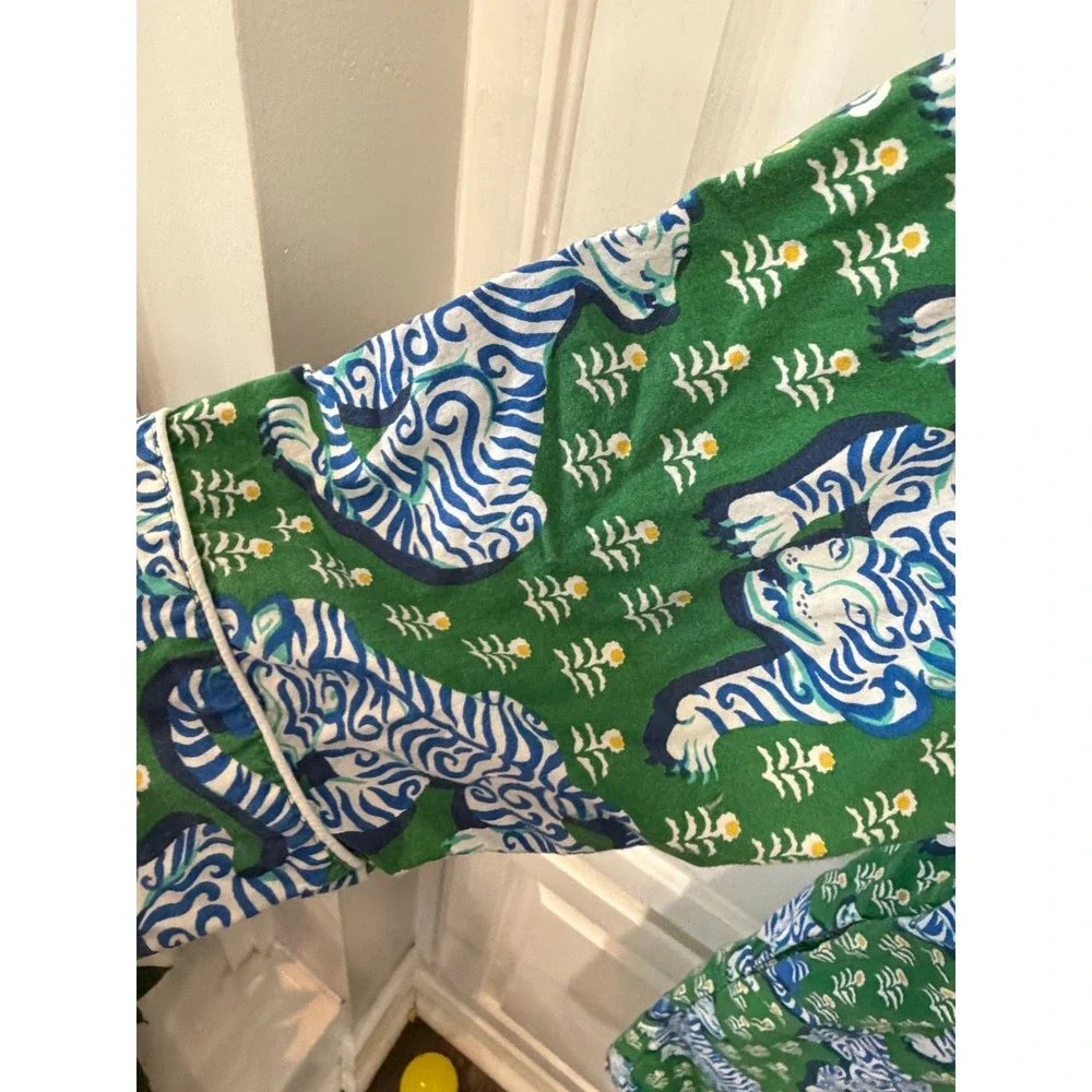 Printfresh Tiger Queen Sleep Shirt Green Blue Cotton Button Front 3/4 Sleeve xs